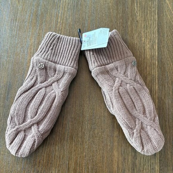 Lululemon Cable-knit fleece lined mittens - Brand New - XS/S - Picture 1 of 3